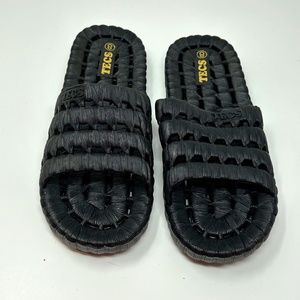 Tecs Mens Size 8 EU 40 Slide Sandals Beach Pool Shoes Black Rubber
